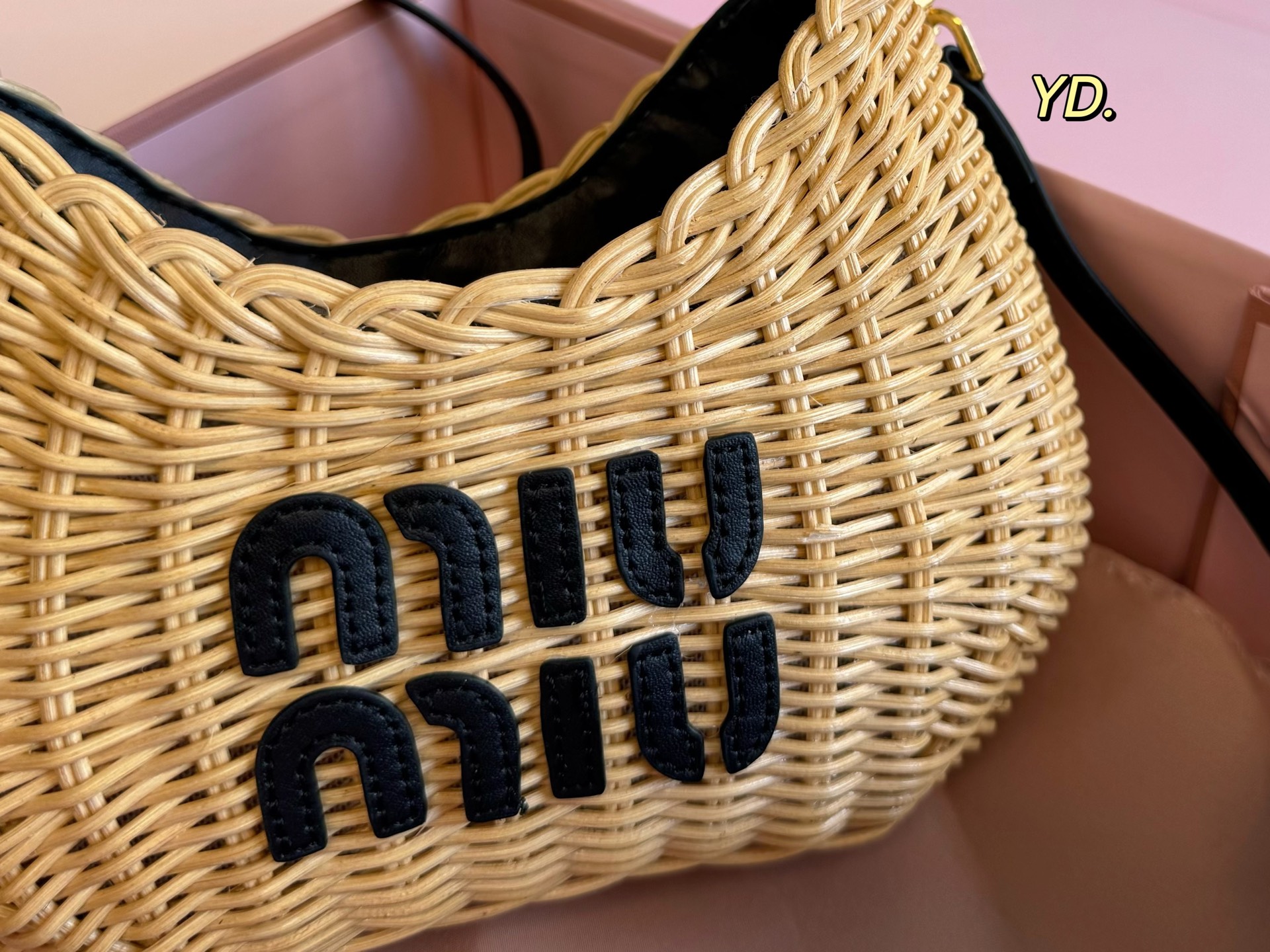 MiuMiu new straw basket bag