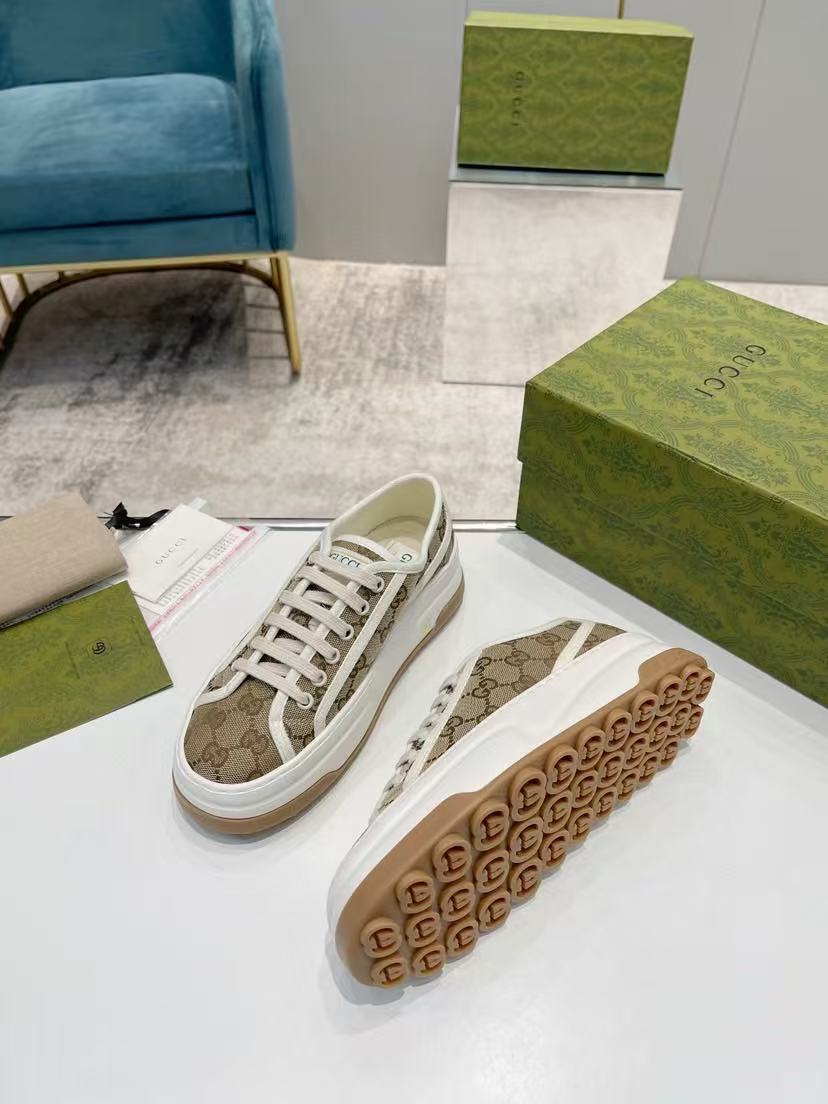 Gucci classic canvas shoes