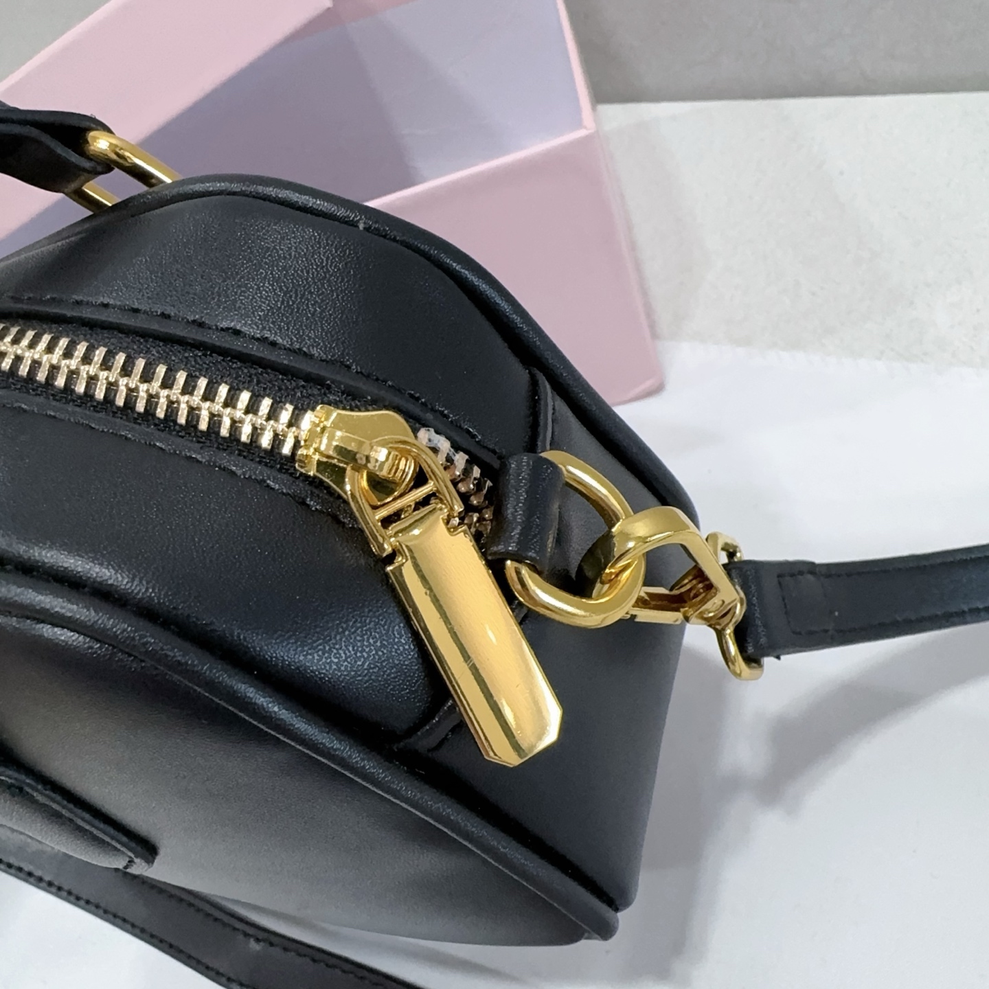 Miu Miu high-end bowling bag women's spring and summer popular shoulder crossbody handbag