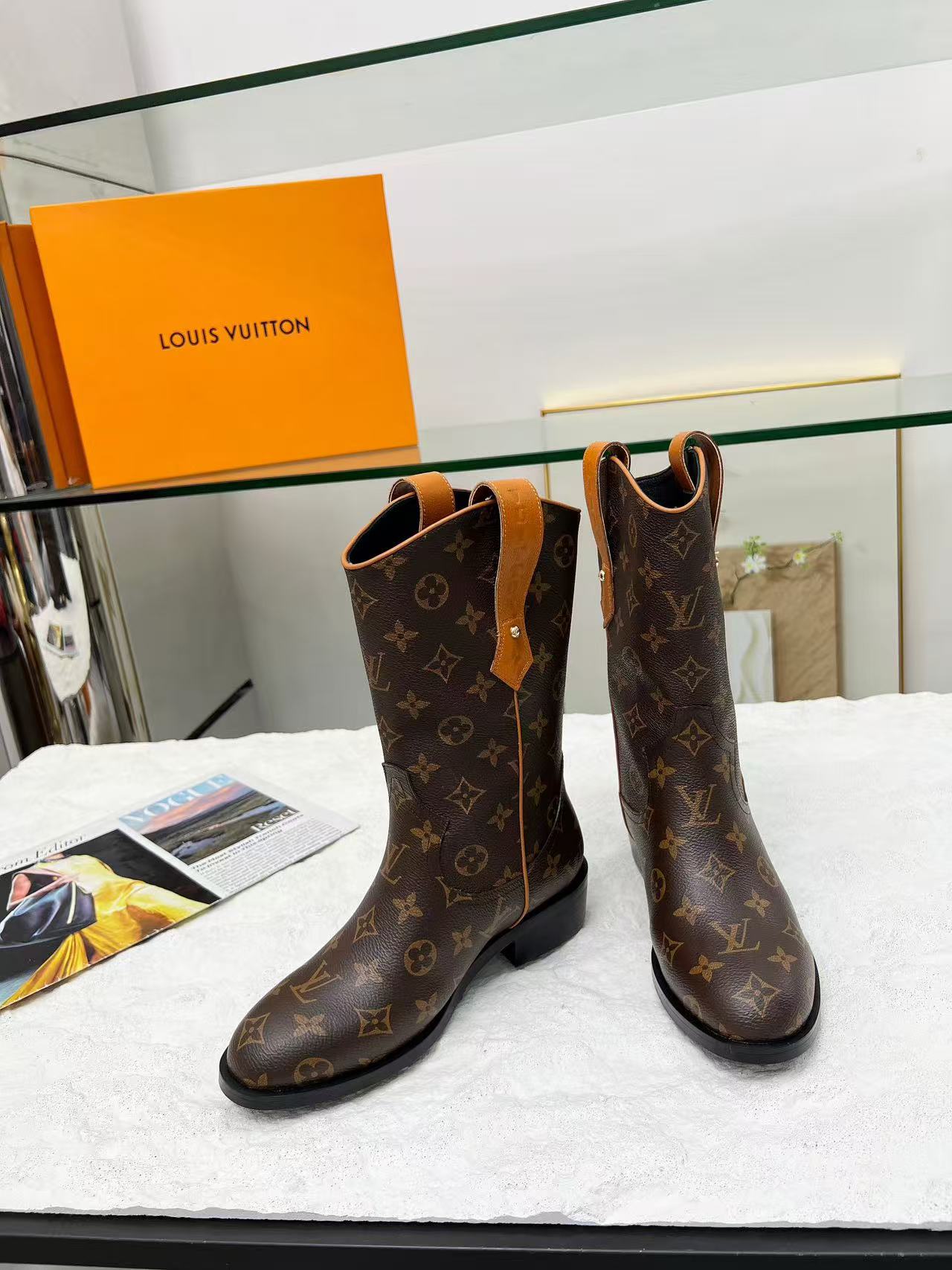 LV rider boots