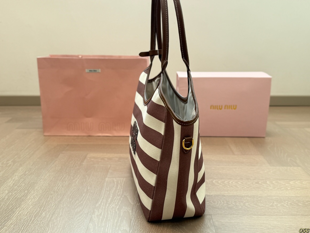 Miumiu vegetable basket tote bag