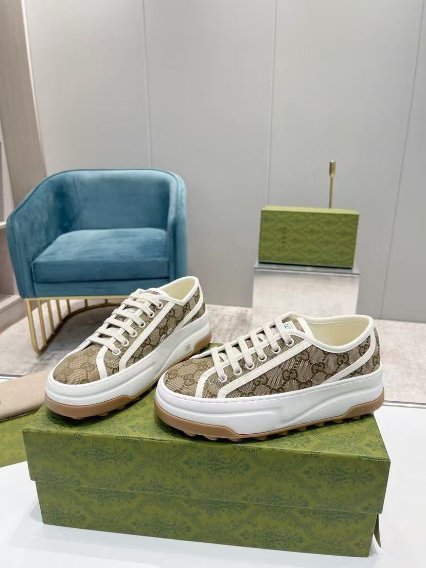 Gucci classic canvas shoes