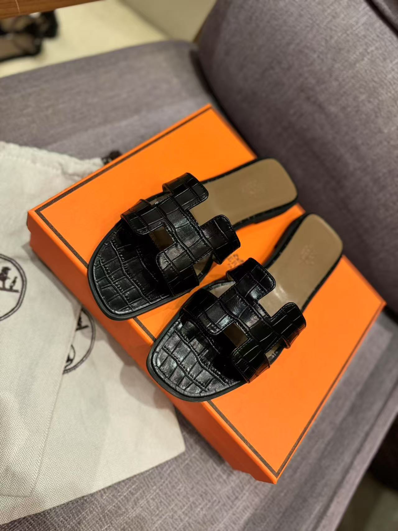 Hermes H slippers