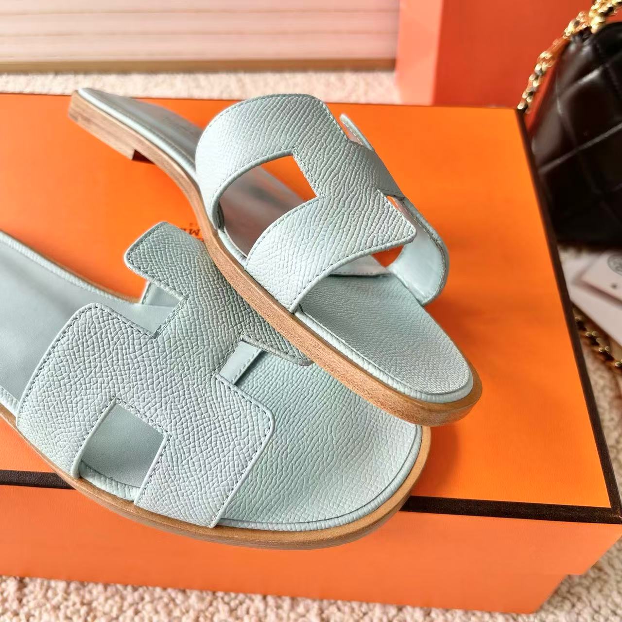 Hermes H slippers
