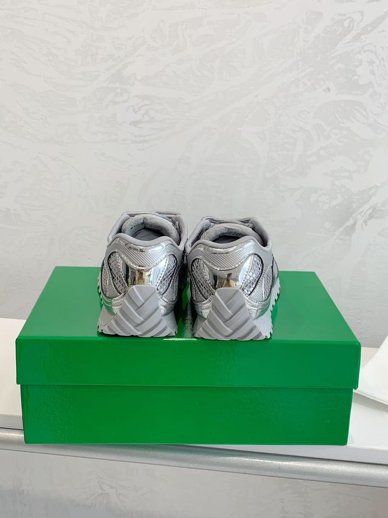 BV orbit couple runner sneakers