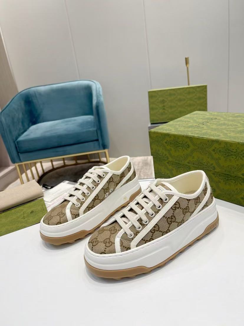Gucci classic canvas shoes