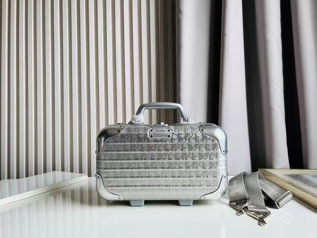DIOR*RIMOWA suitcase