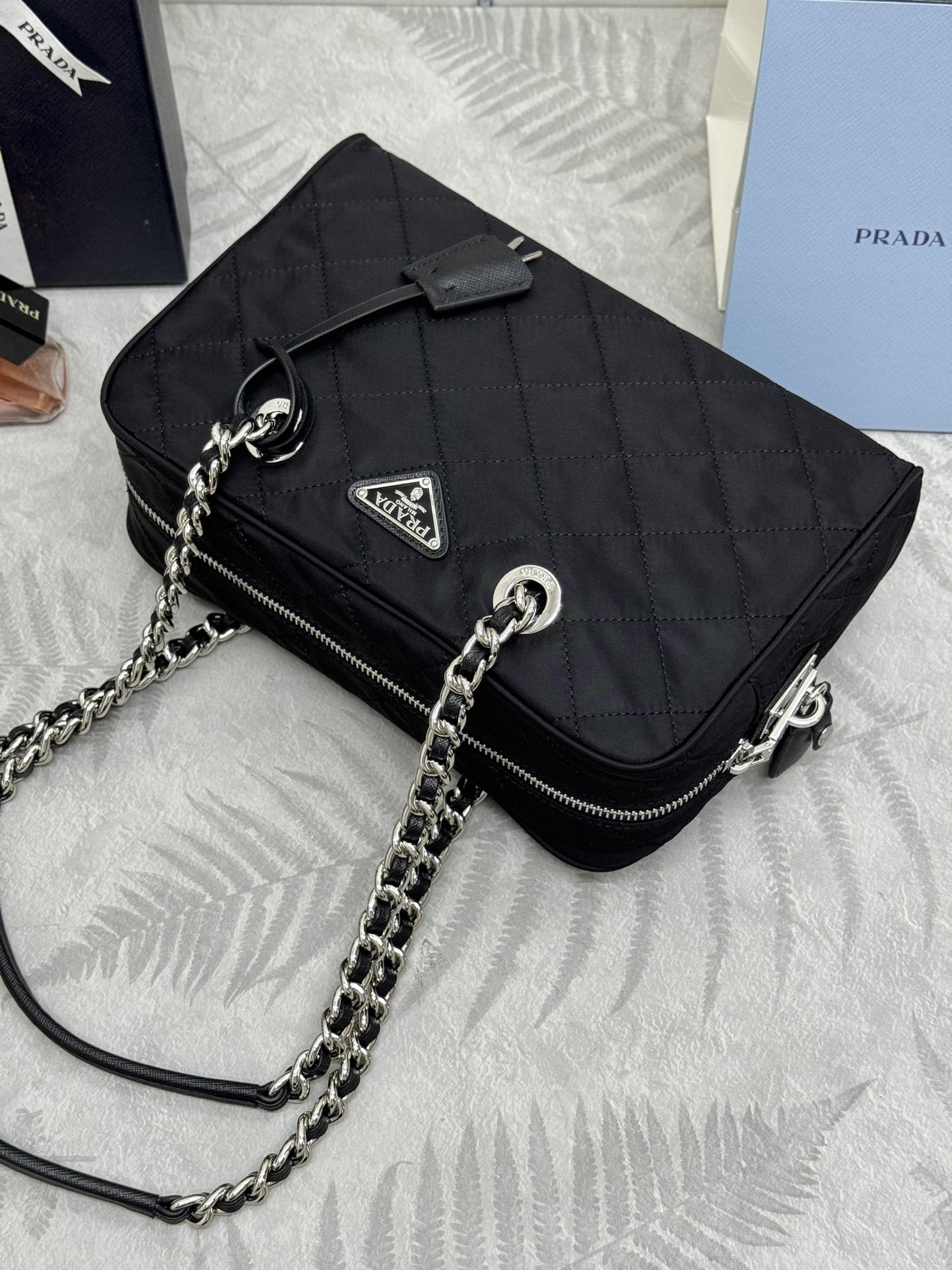 Top version Prada chain crossbody shoulder bag
