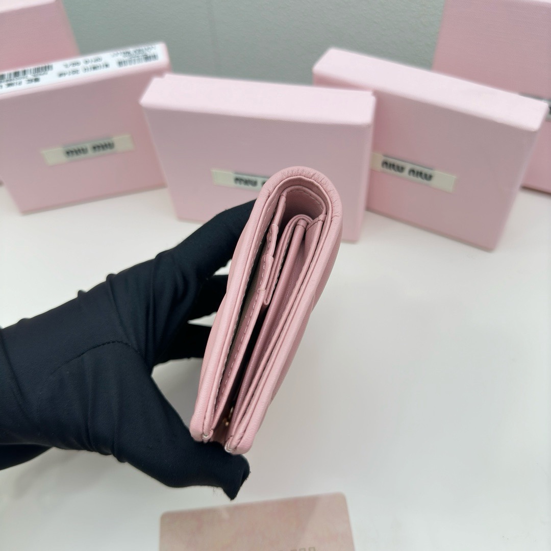 MiuMiu new wallet is classic and practical