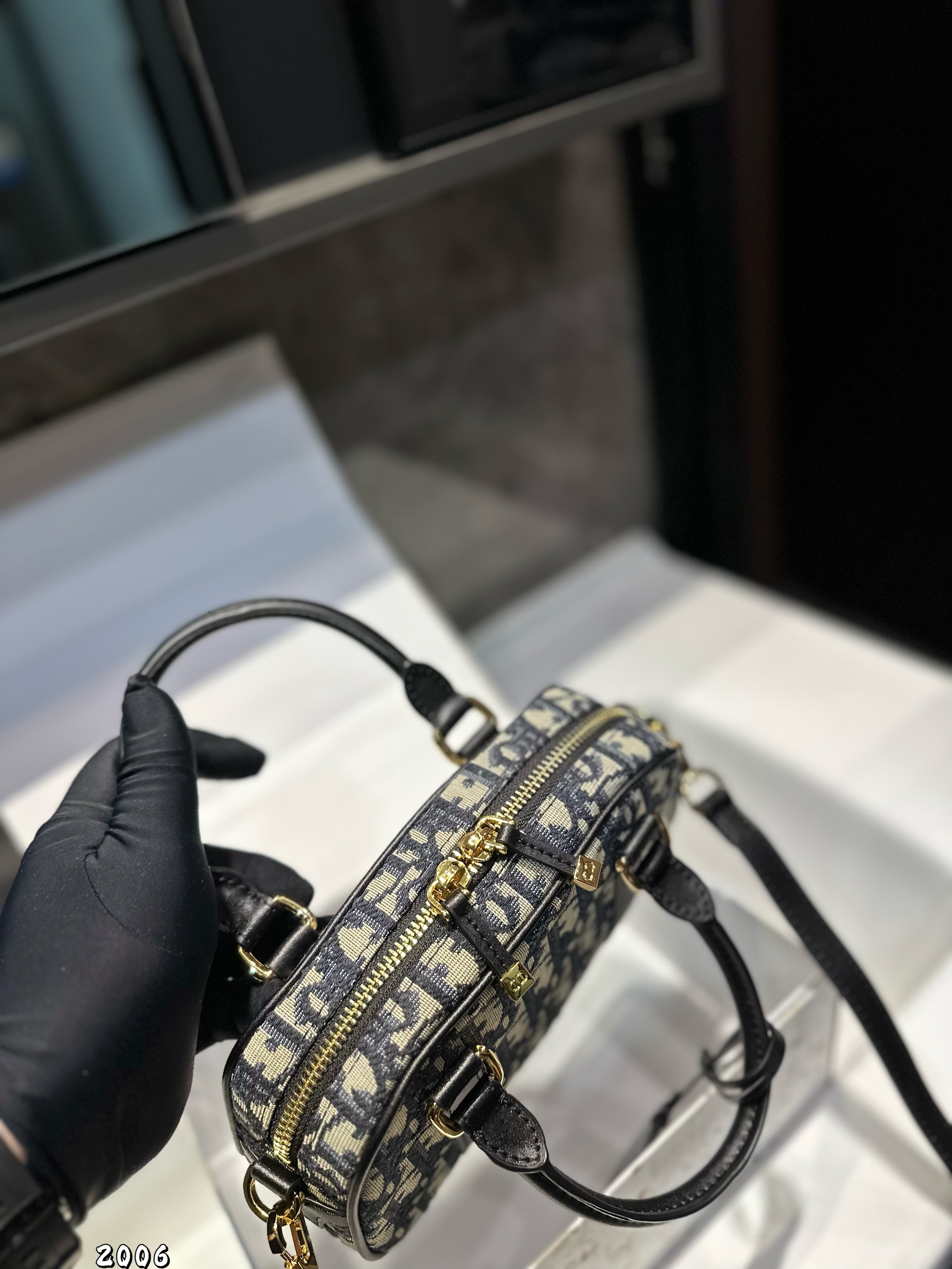 DIOR VibeEast West handbag