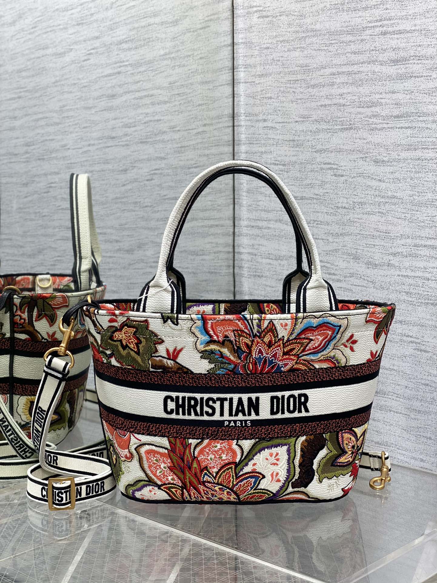 The DIOR basket embroidery handbag is of high quality