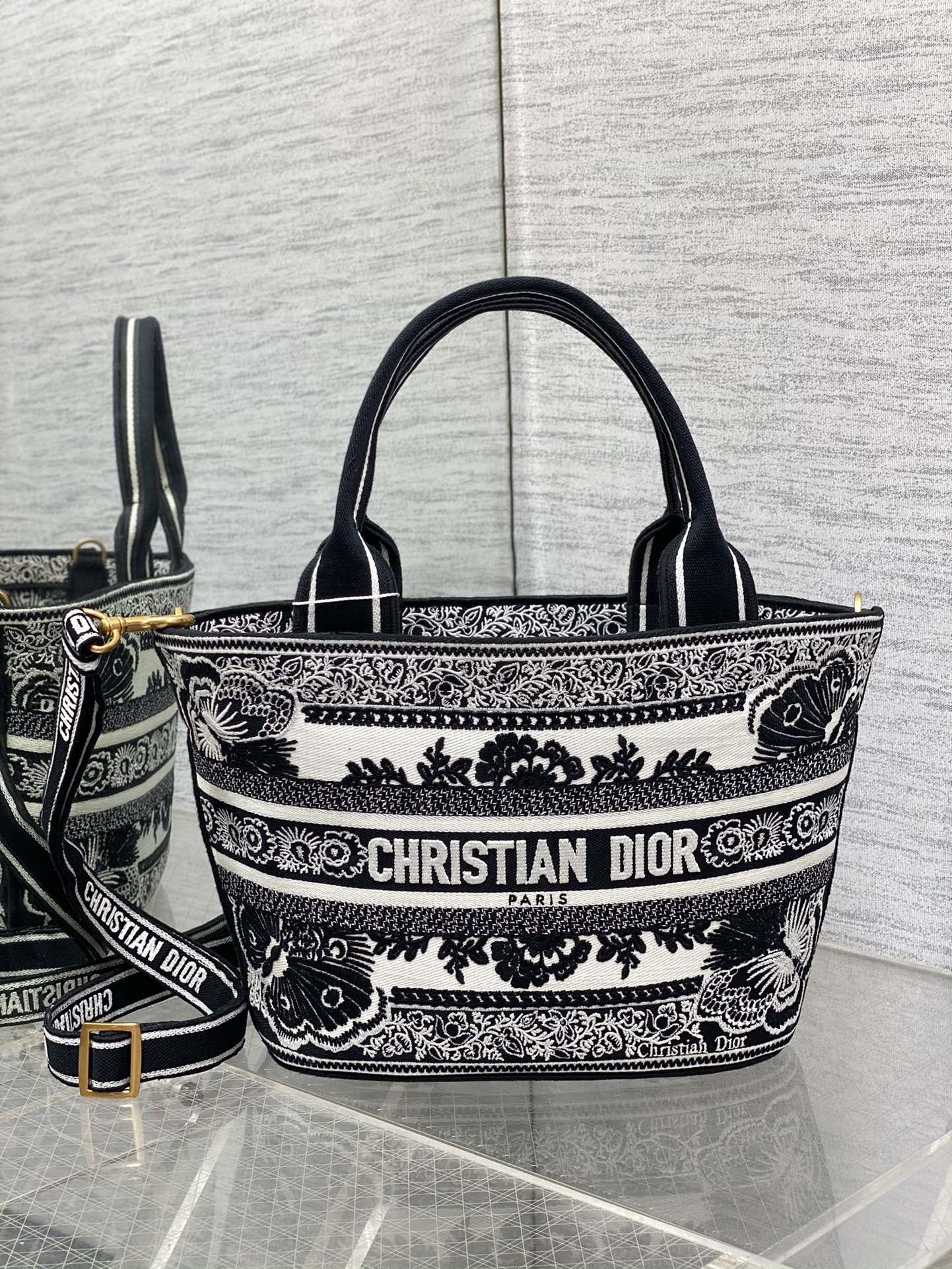 The DIOR basket embroidery handbag is of high quality