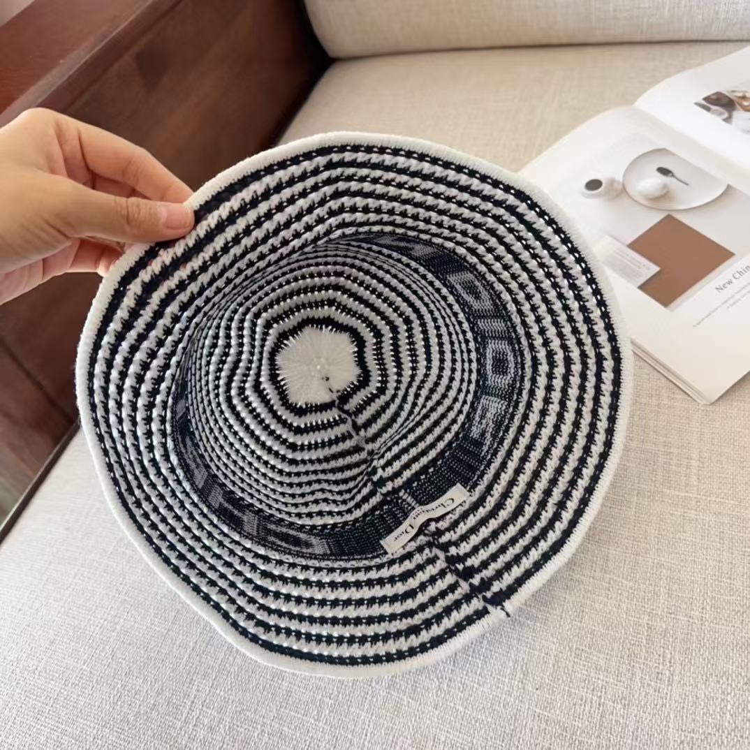 DIOR bucket hat