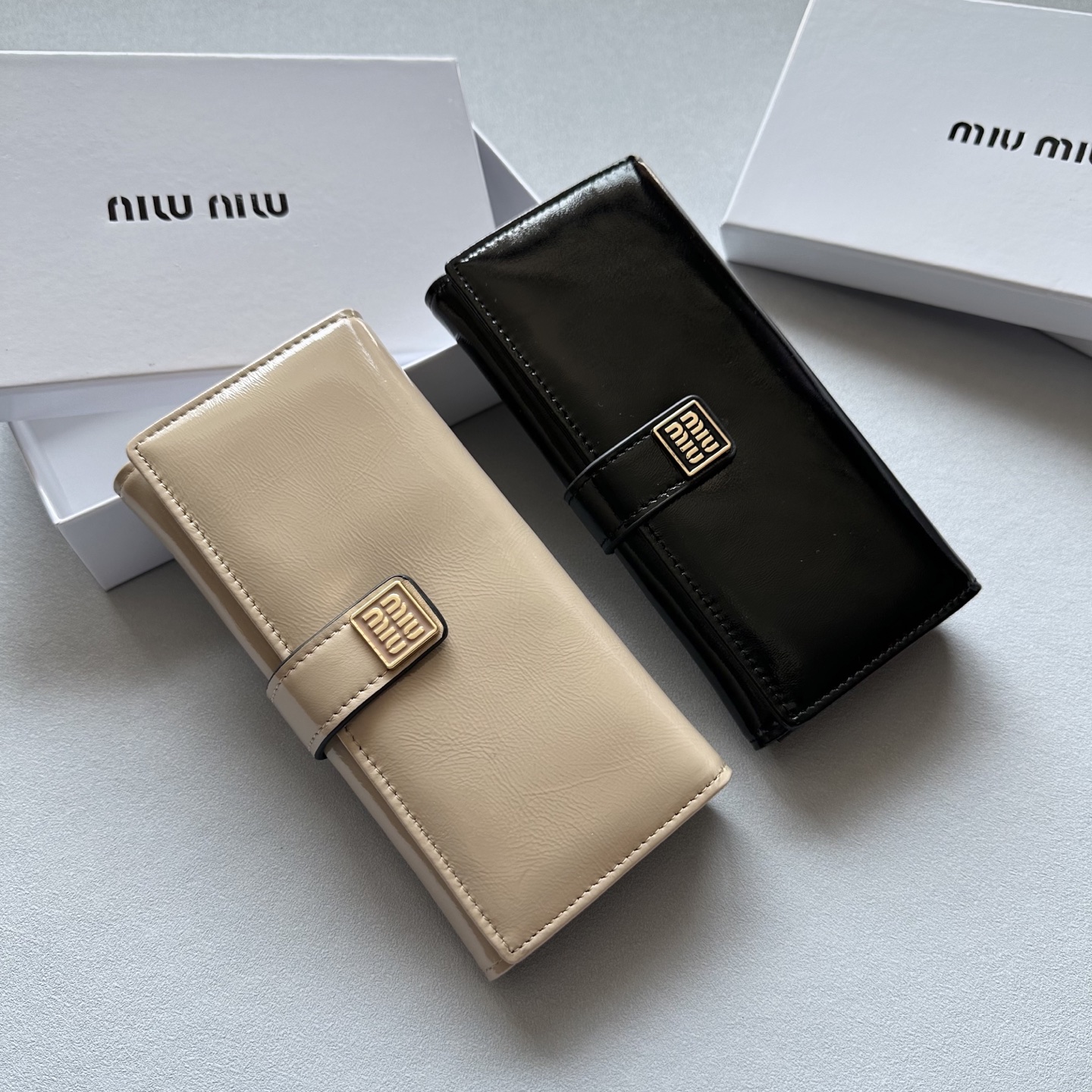 Miumiu new coin purse is simple fashionable and versatile