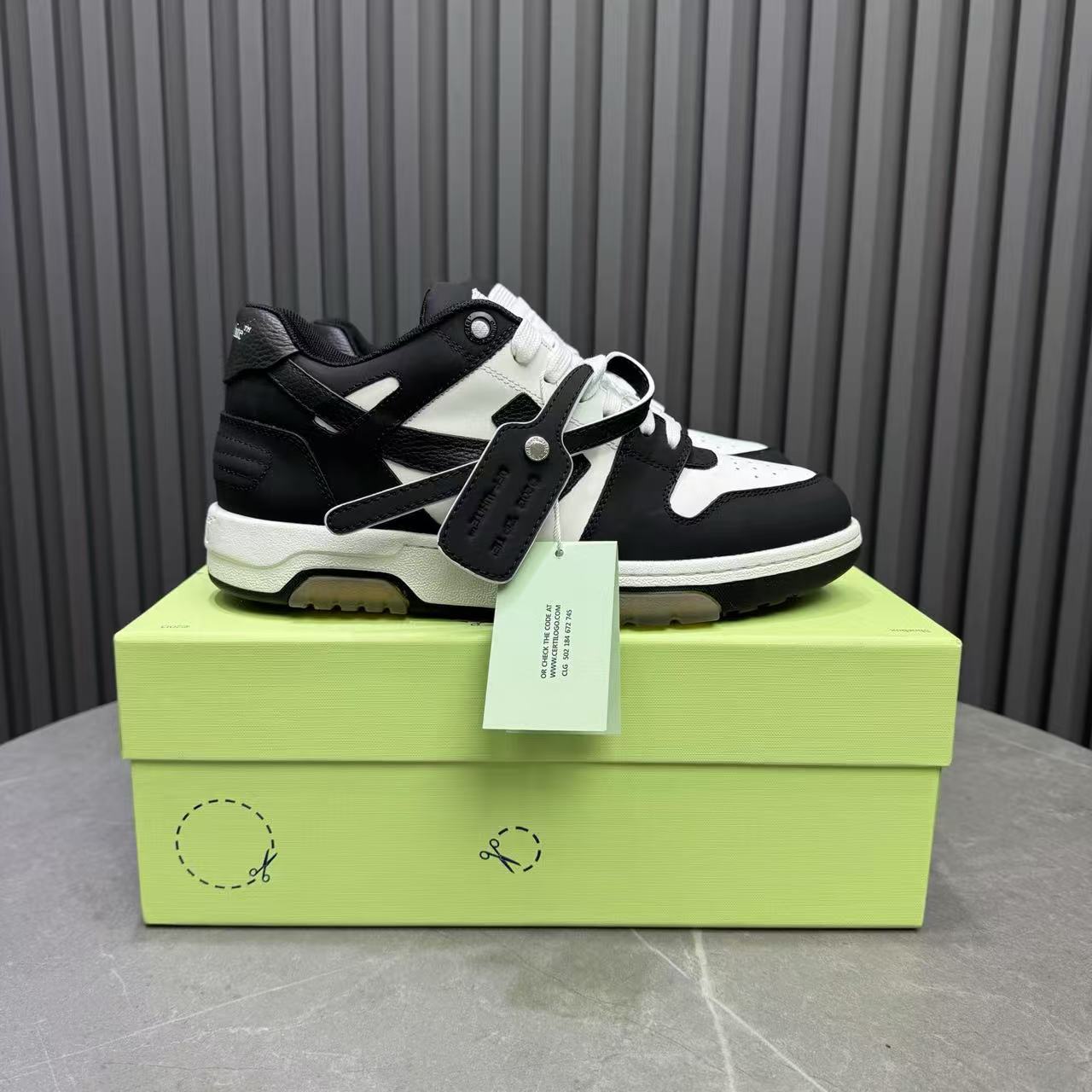OFF WHITE sports shoes