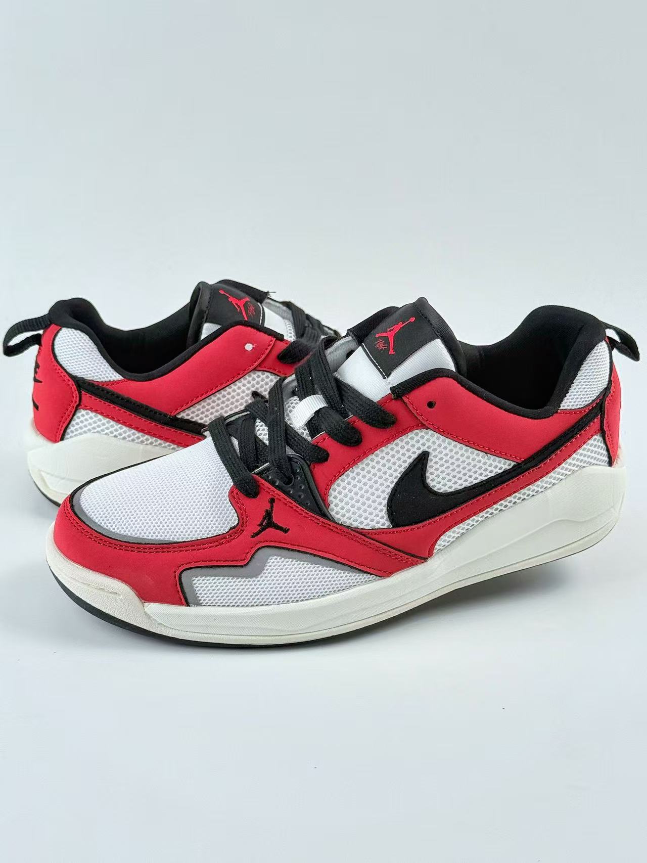 Nike Air CMFT ERA sports shoes