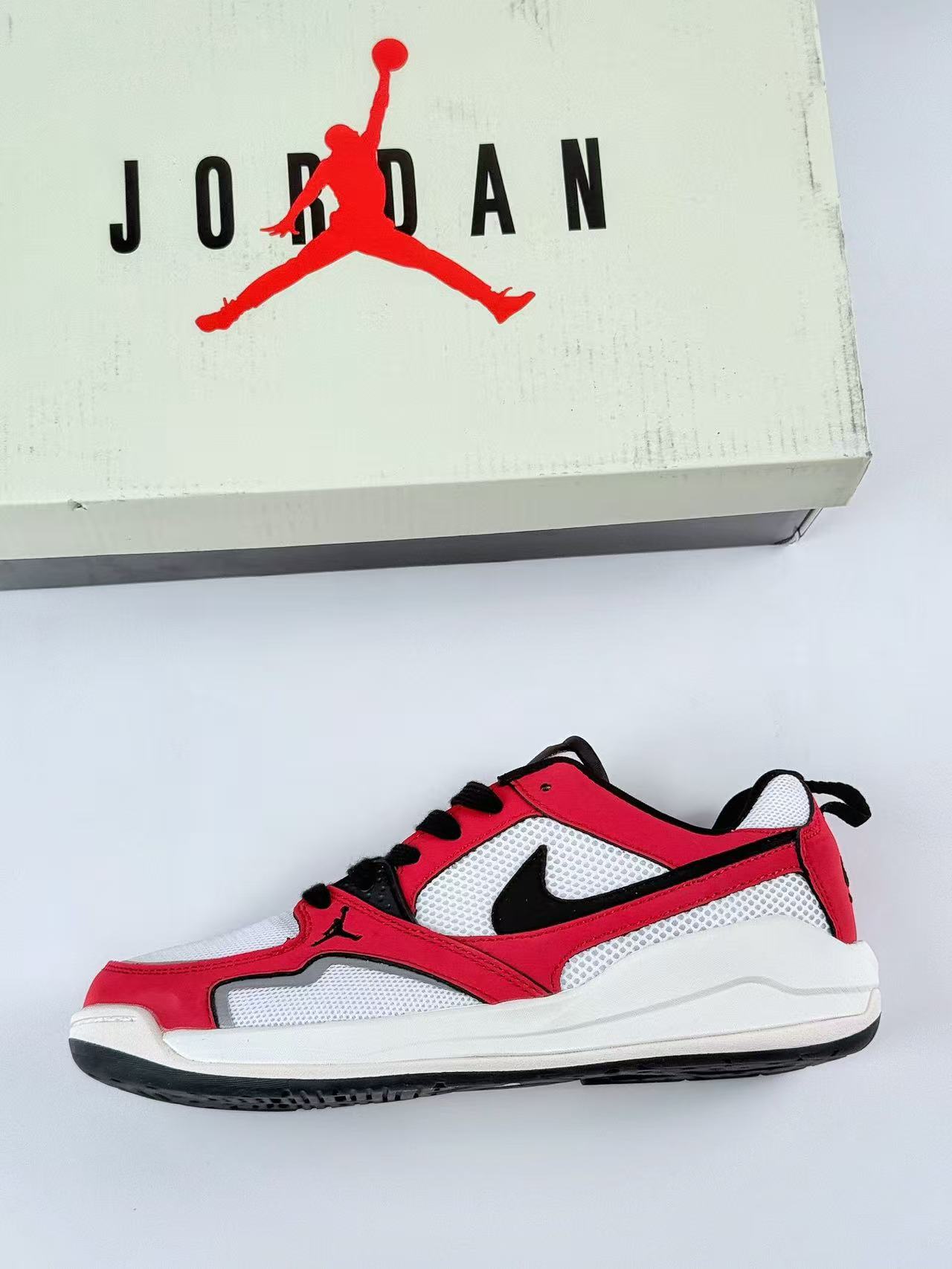 Nike Air CMFT ERA sports shoes