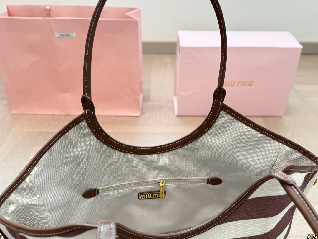 Miumiu vegetable basket tote bag