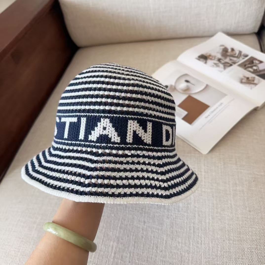 DIOR bucket hat