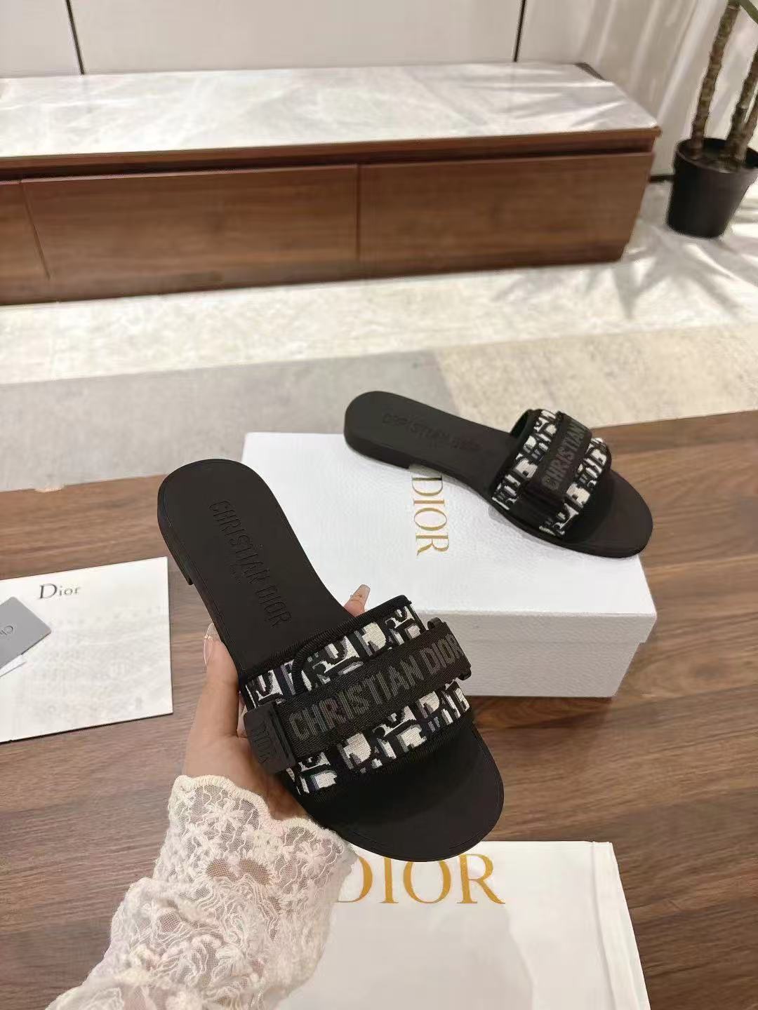 Dior slippers