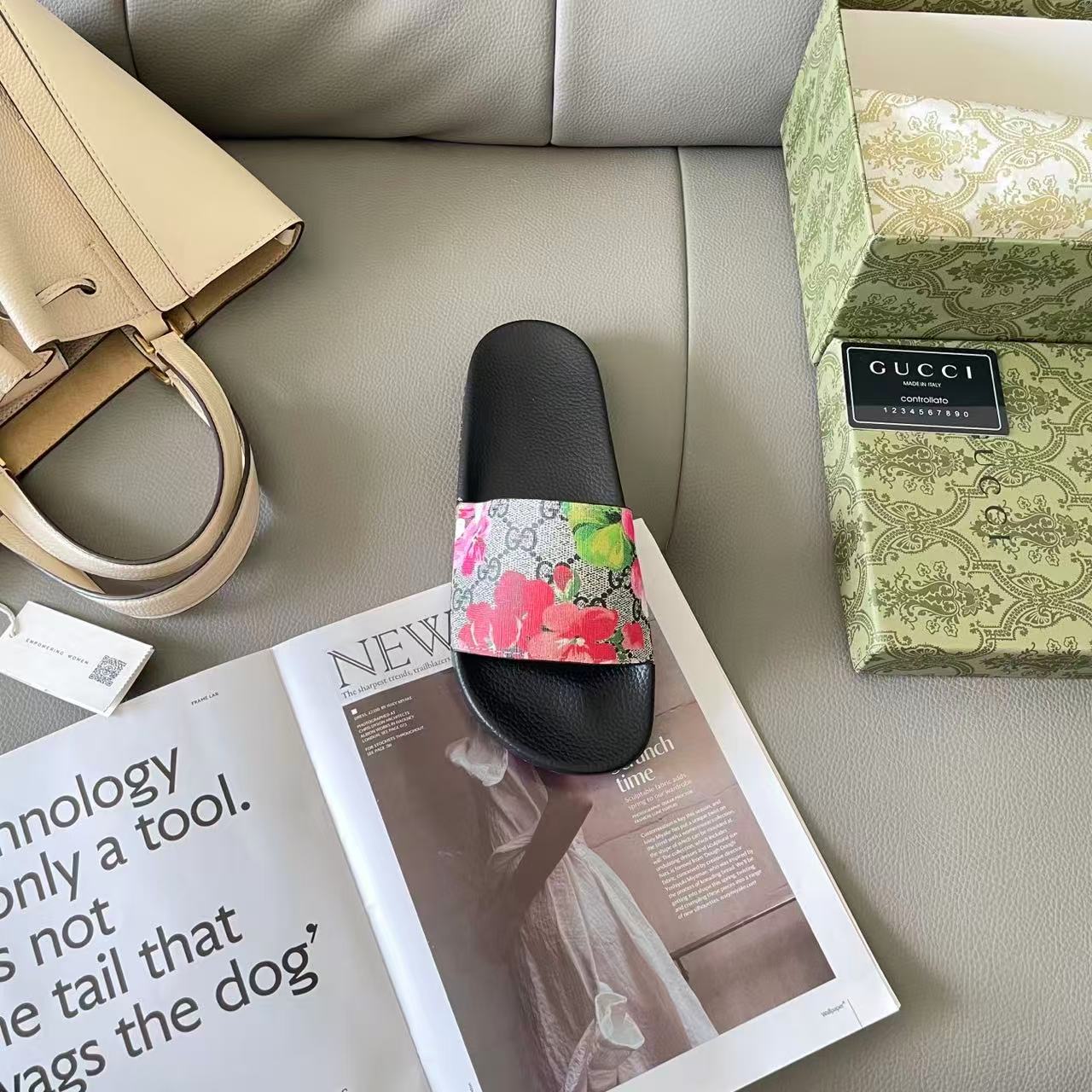 Gucci printed slippers