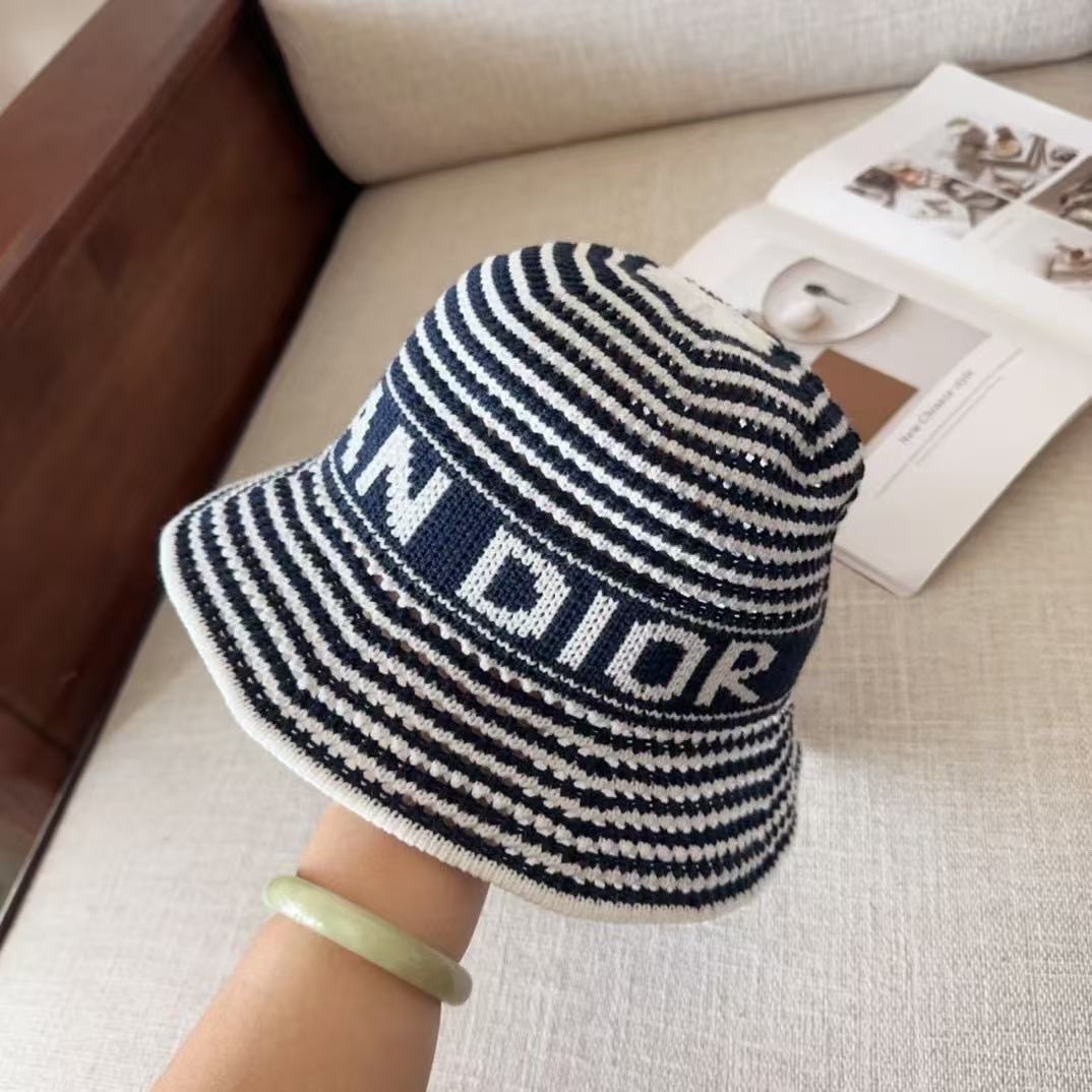 DIOR bucket hat
