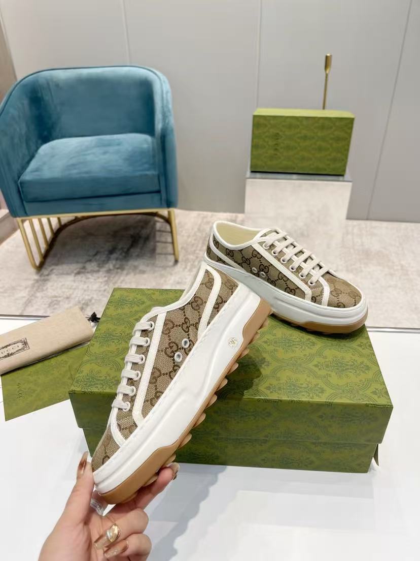 Gucci classic canvas shoes