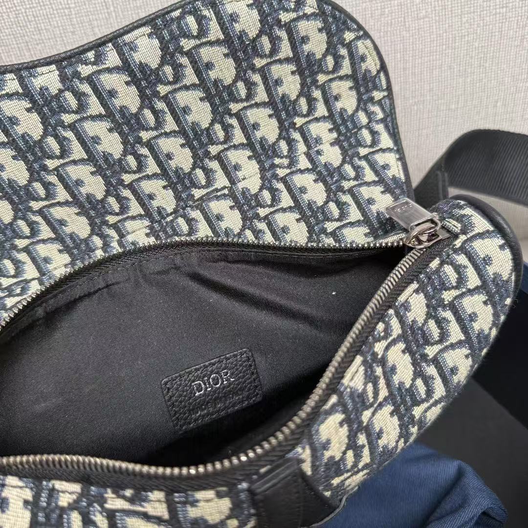 DIOR Saddle Oblique bag