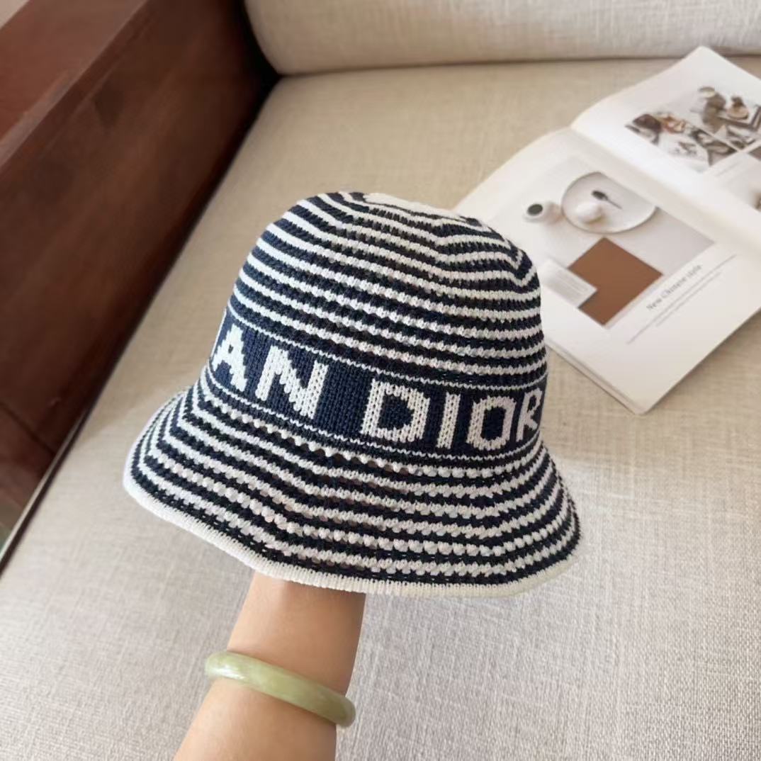 DIOR bucket hat