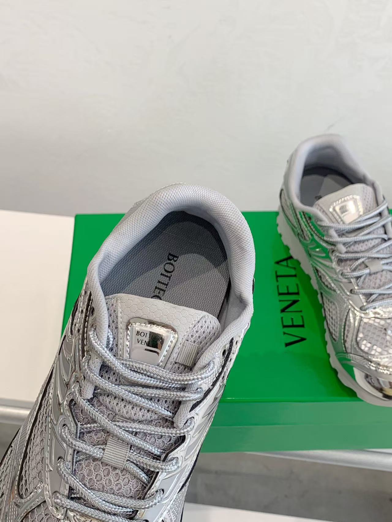 BV orbit couple runner sneakers