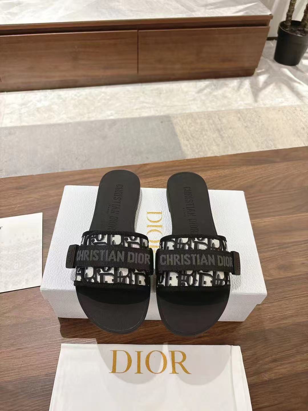 Dior slippers