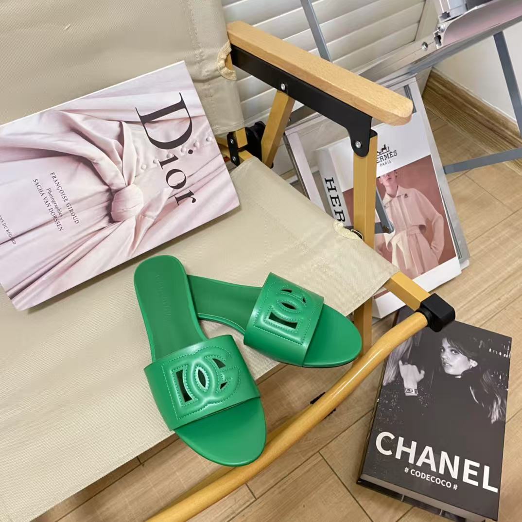 Dolce & Gabbana slippers