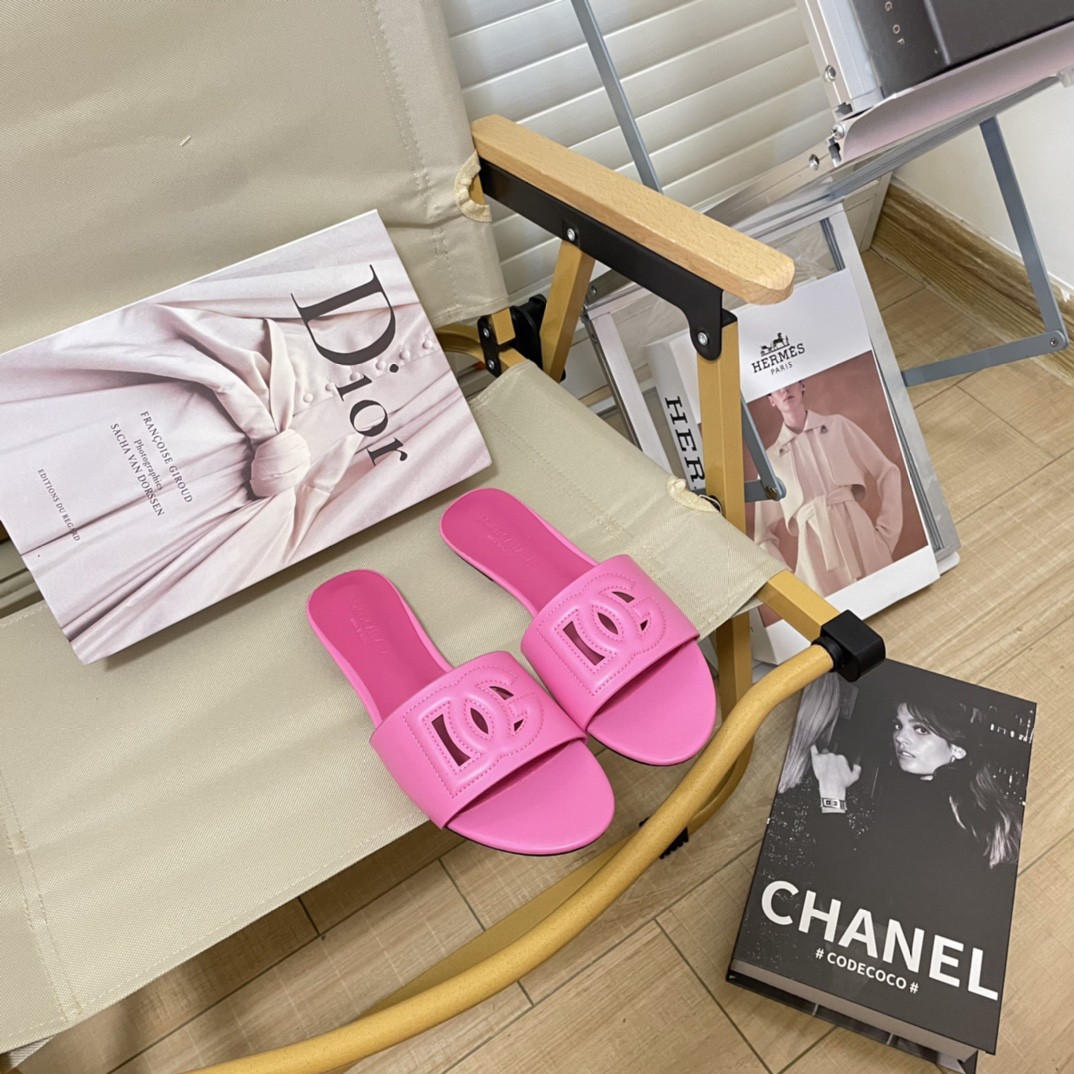 Dolce & Gabbana slippers