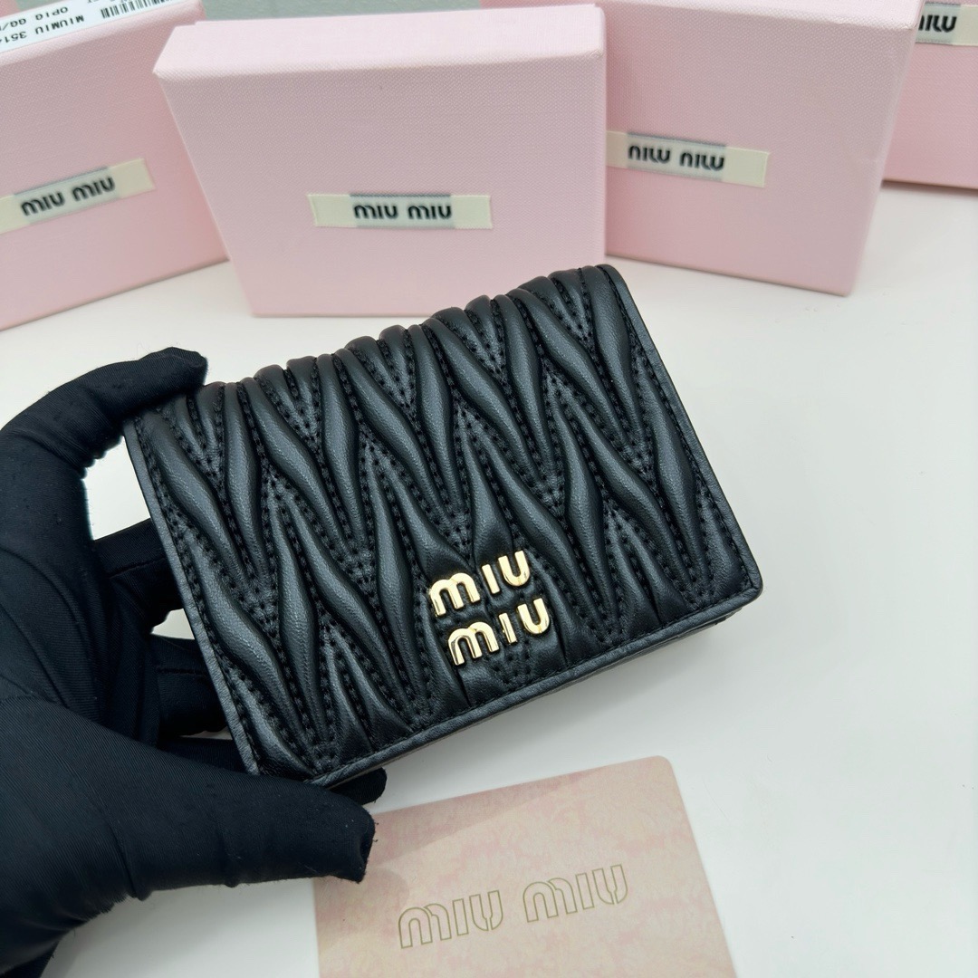 MiuMiu new wallet is classic and practical
