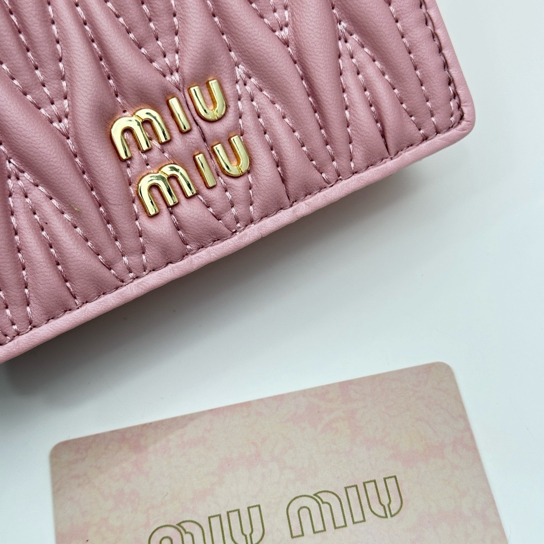 MiuMiu new wallet is classic and practical