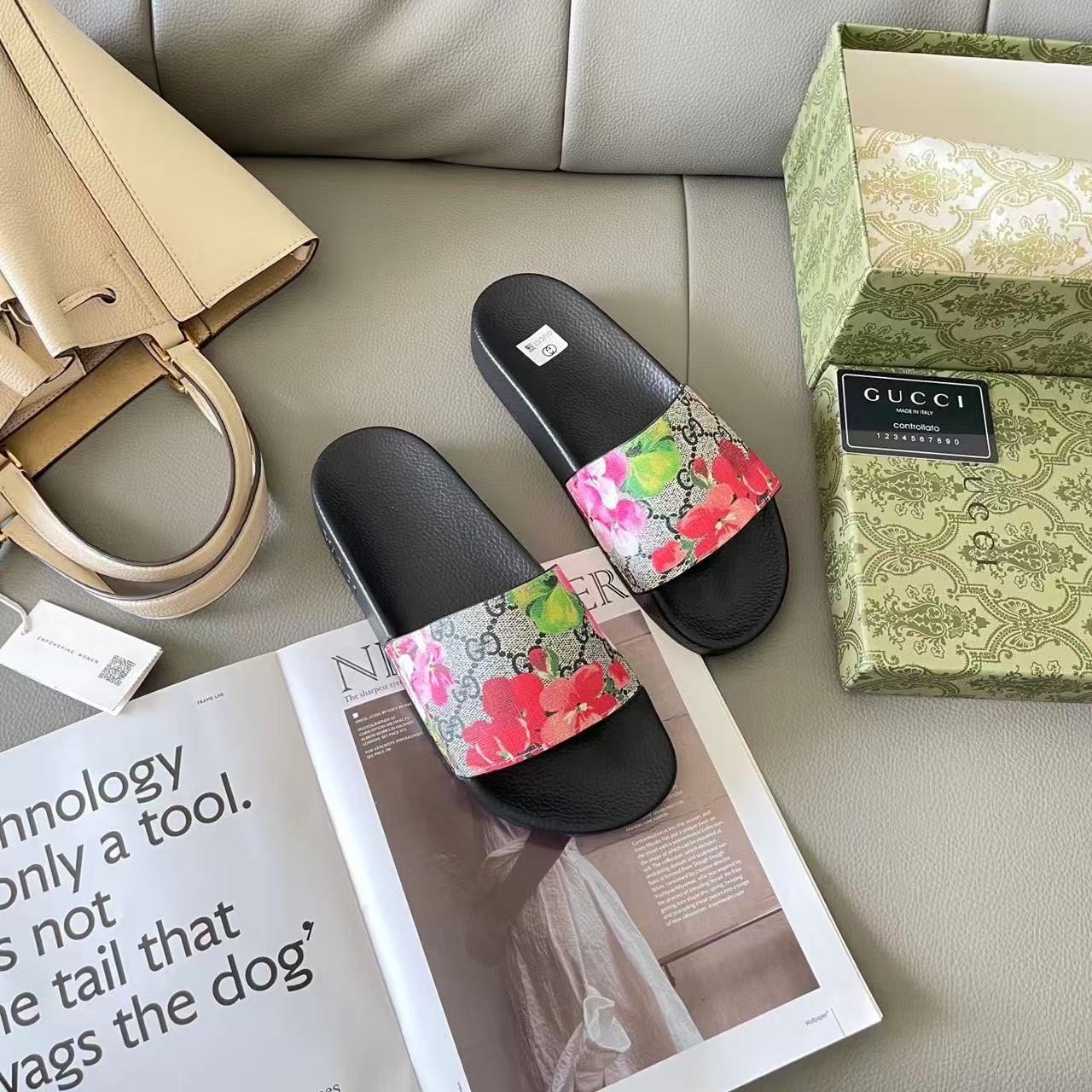 Gucci printed slippers