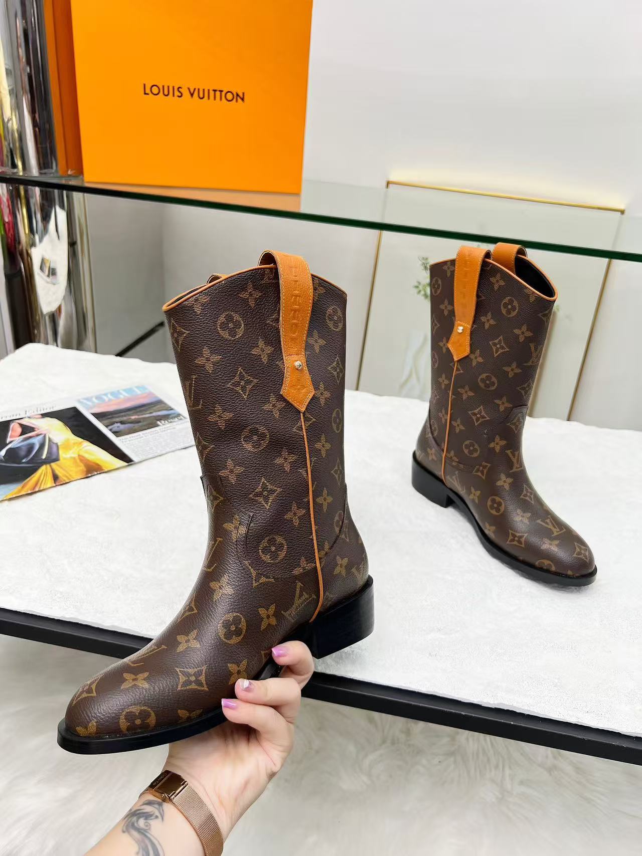 LV rider boots