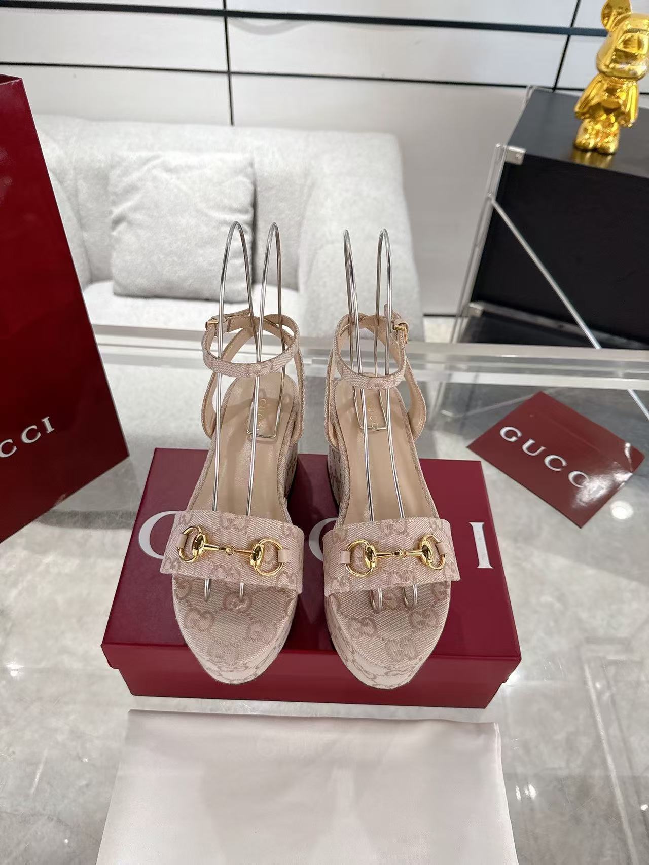 Gucci horse buckle high heels