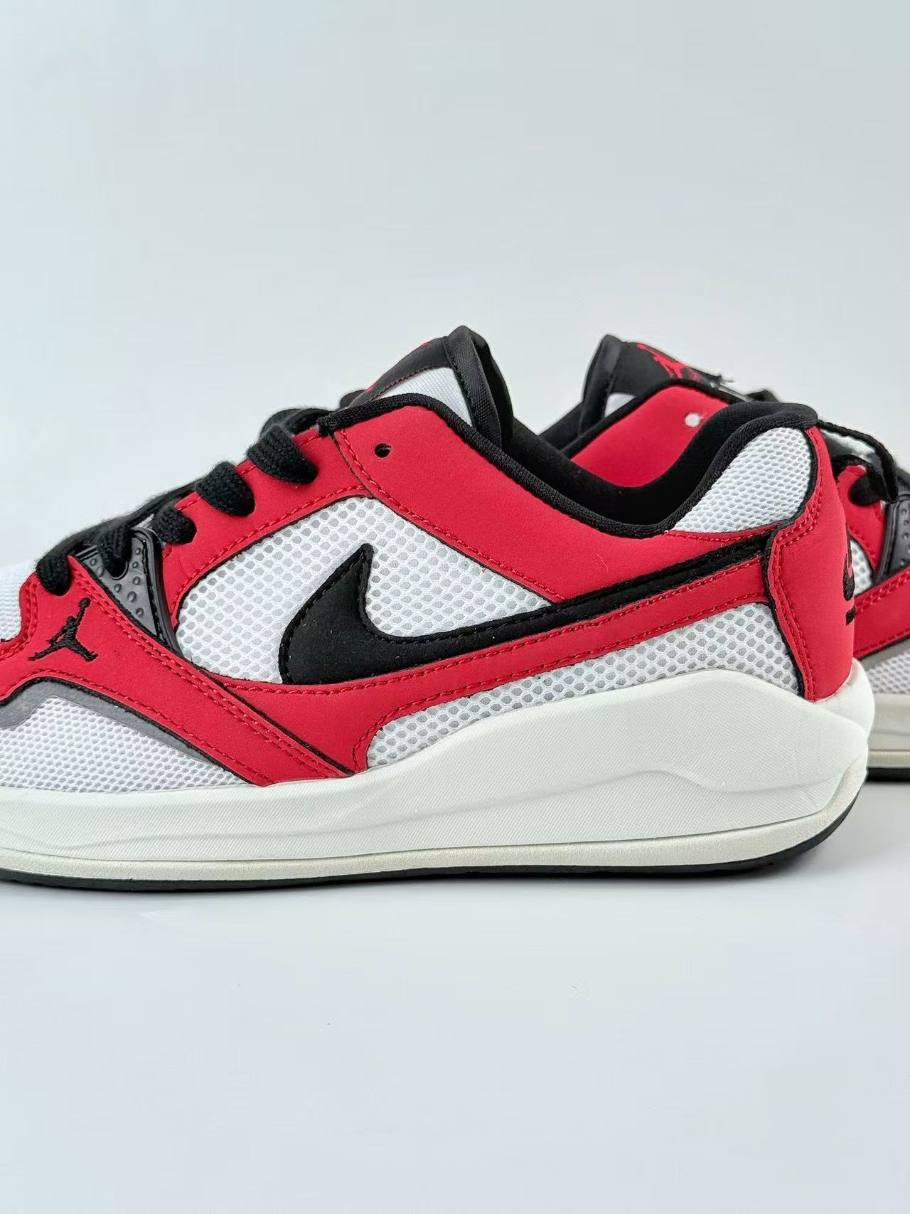 Nike Air CMFT ERA sports shoes