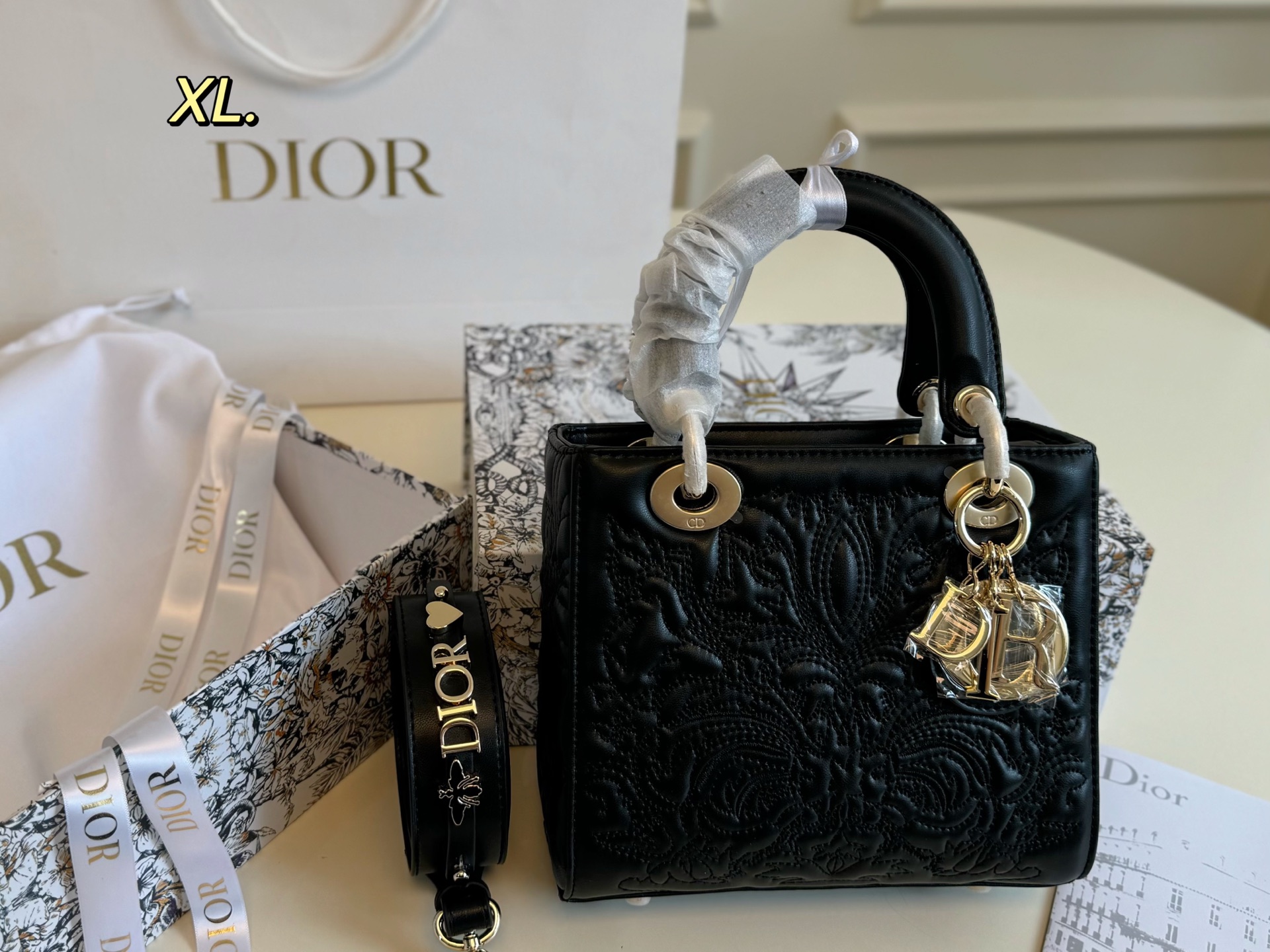 Dior Diana Three-dimensional Carved Embroidery handbag