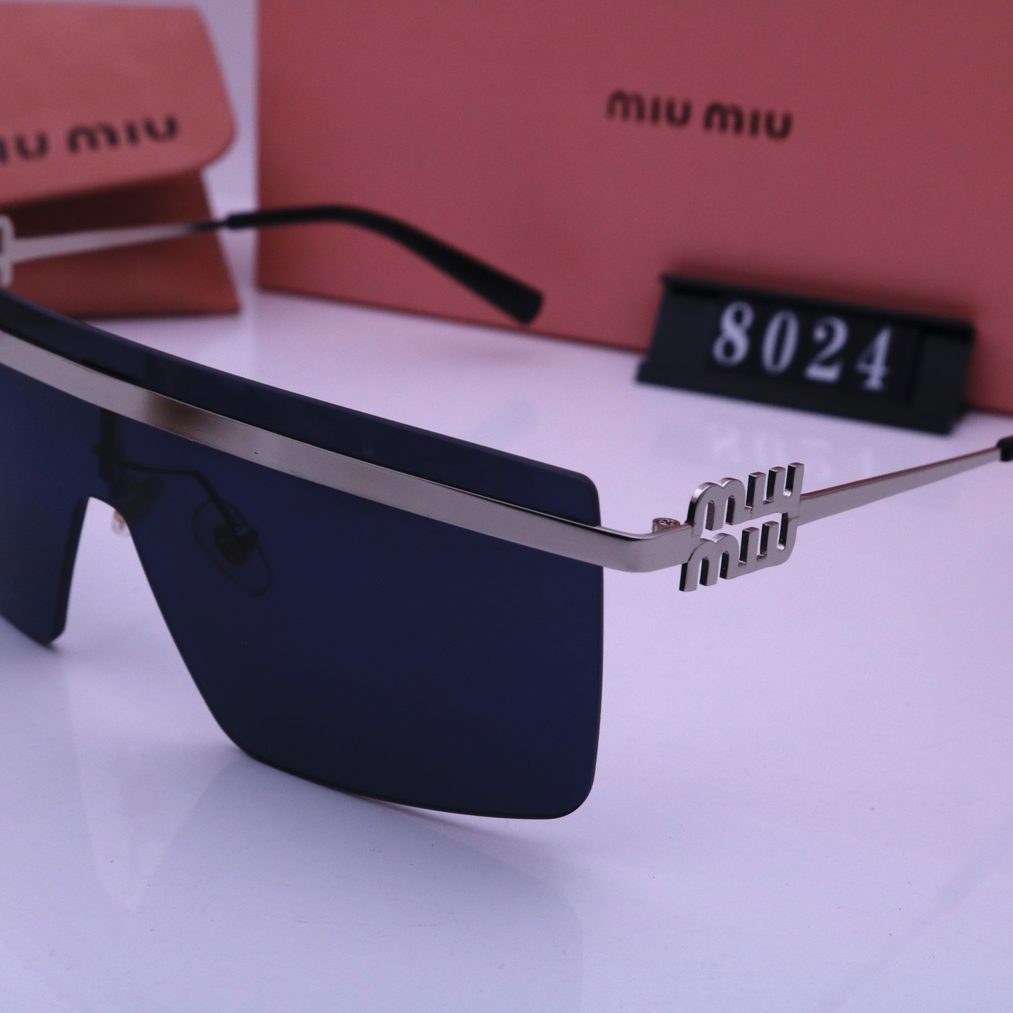 MIUMIU technological niche sunglasses
