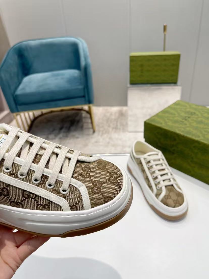 Gucci classic canvas shoes
