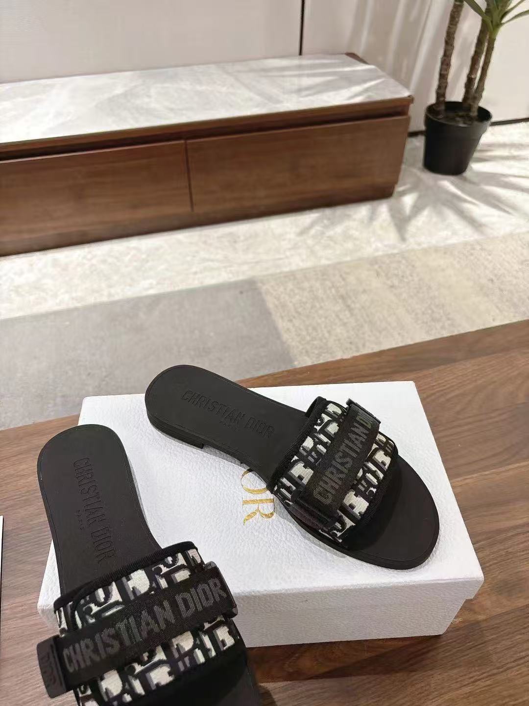 Dior slippers