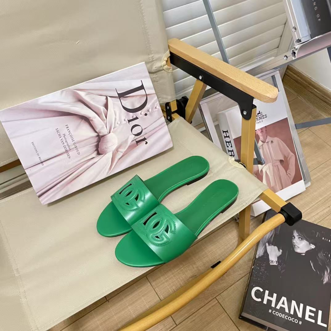 Dolce & Gabbana slippers