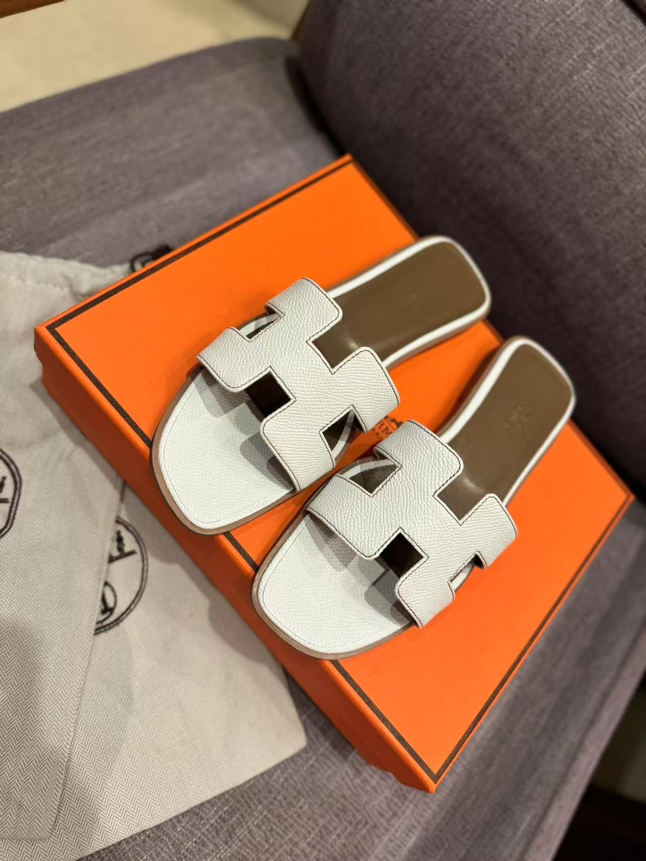 Hermes H slippers