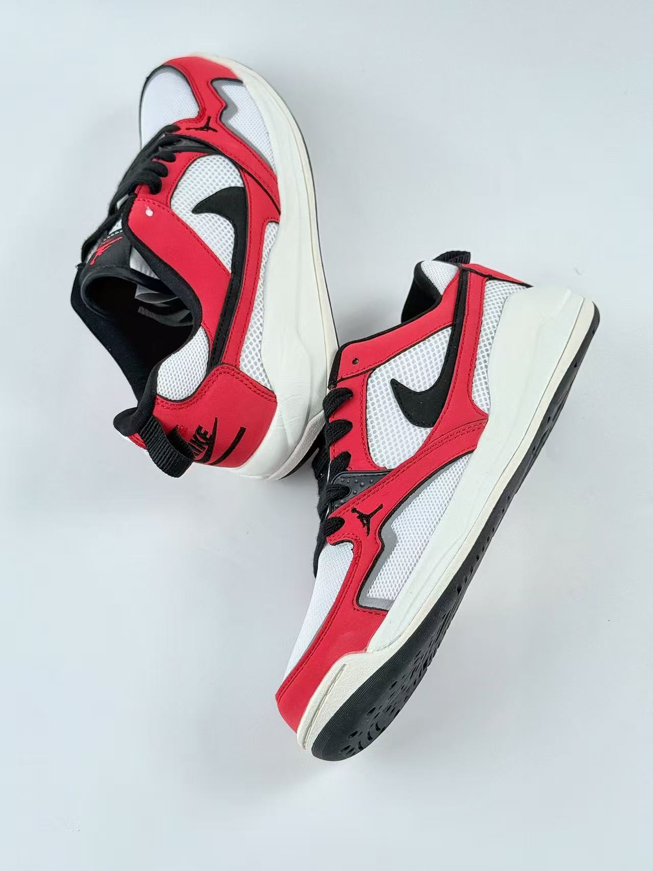 Nike Air CMFT ERA sports shoes