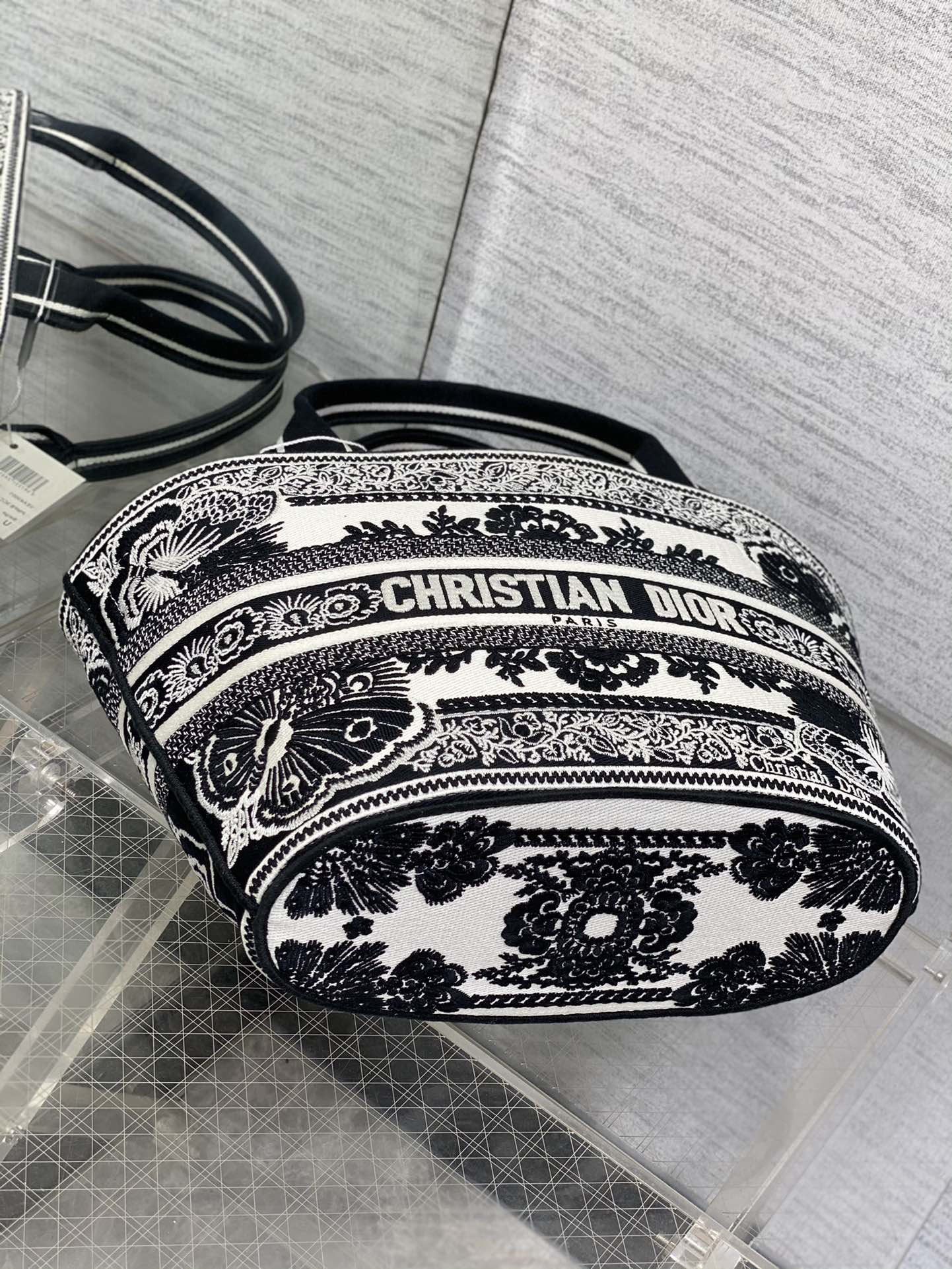 The DIOR basket embroidery handbag is of high quality