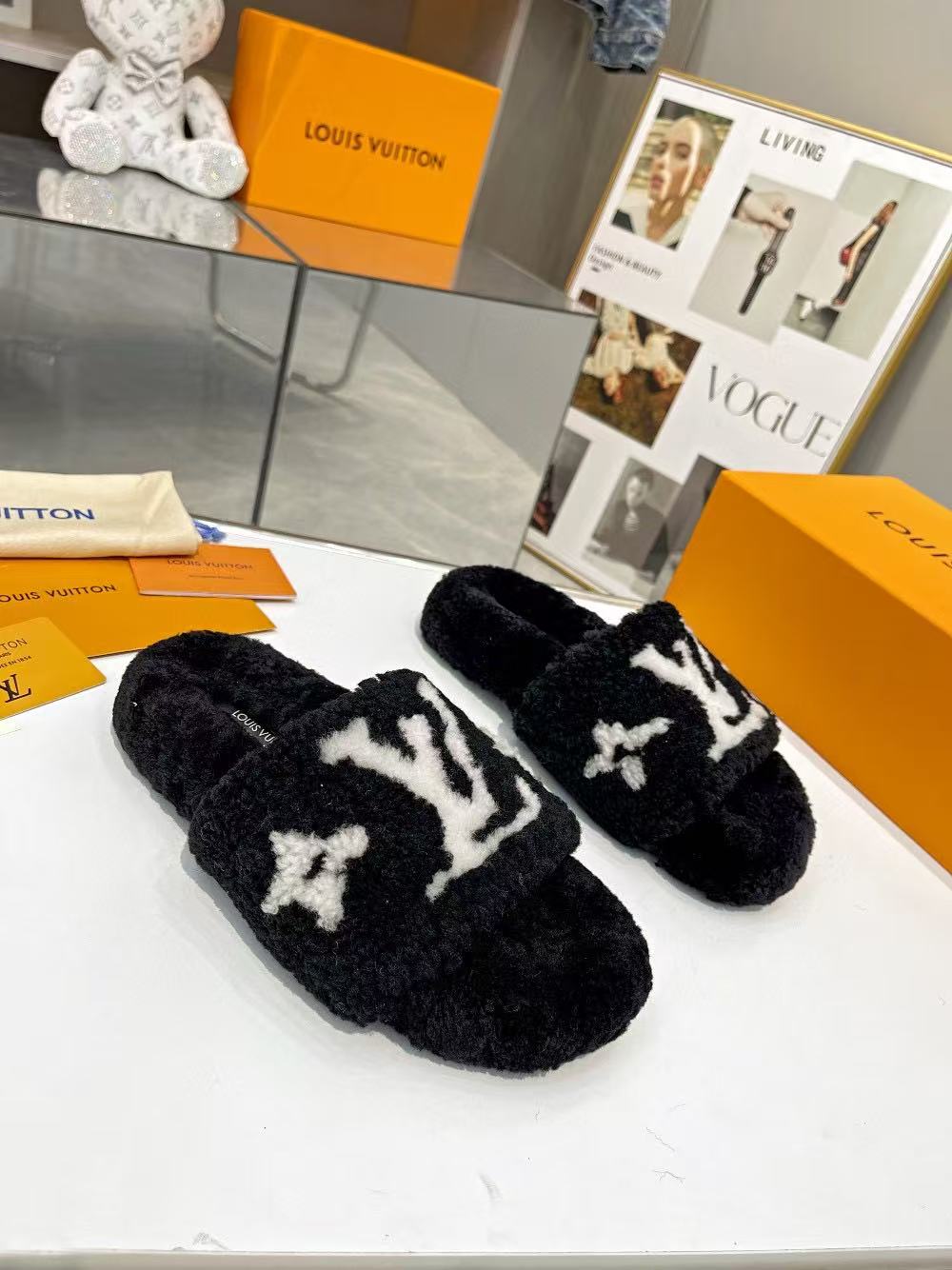 LV plush slippers