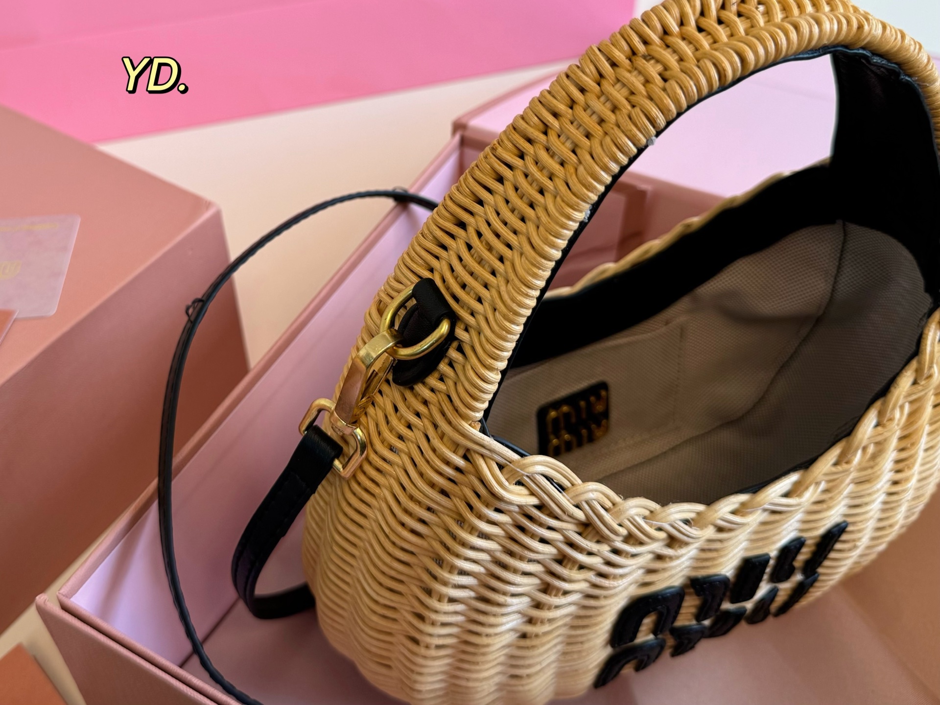 MiuMiu new straw basket bag
