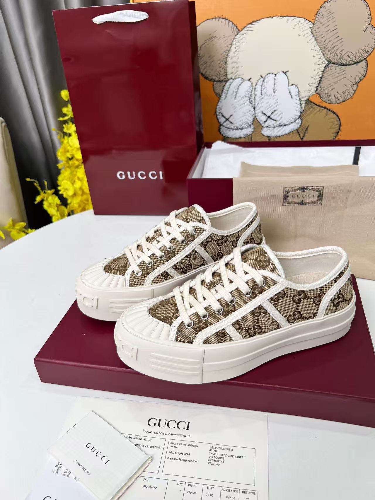 Gucci classic canvas shoes